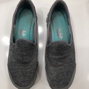 Sketchers Slip-On Sneakers-8.5